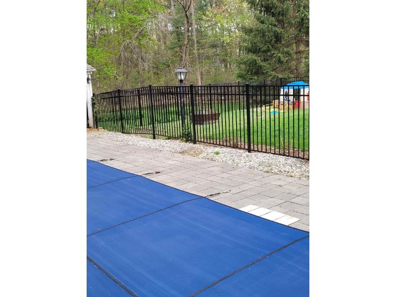 Types of Aluminum Fences